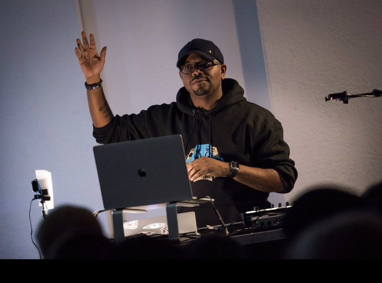 Shareef Islam teaching a music production workshop